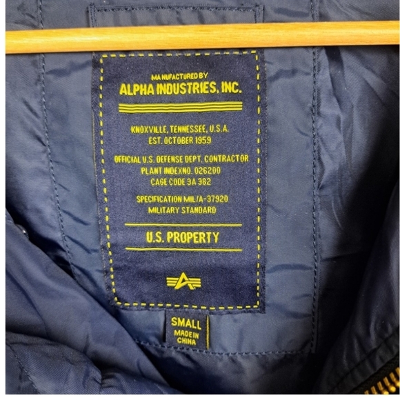 NWOT Alpha N-3B Ambrose Parka Jacket Men's Size S Navy Blue - Picture 10 of 12